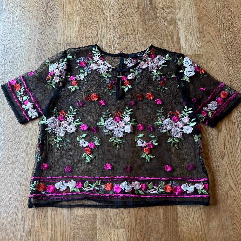 Forever 21 Contemporary Floral Mesh Crop Top Size Small